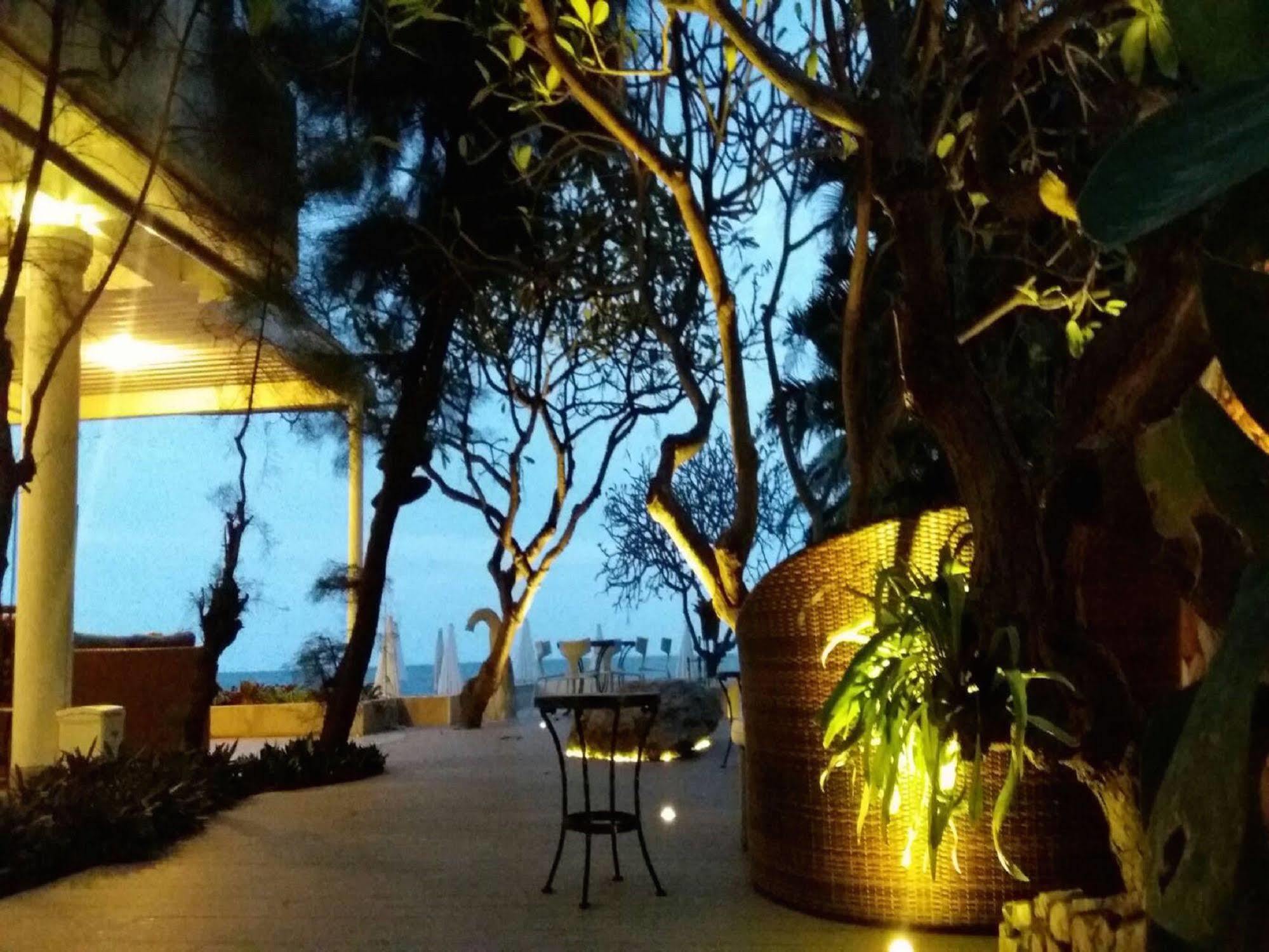 Nern Chalet Beachfront Hotel HHQ Exterior foto
